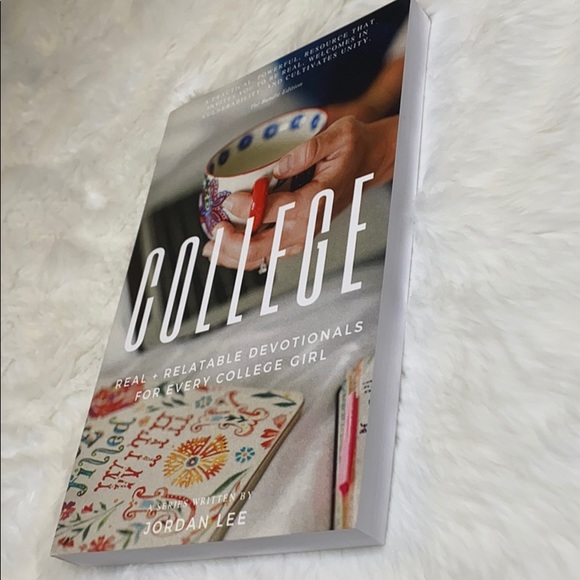 BRAND NEW: Real & Relatable Devotional -Jordan Lee - Picture 8 of 8